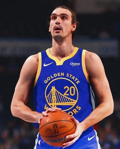 足球报：6.7万张球票一扫而空 中澳之战门票收入将突破5000万.